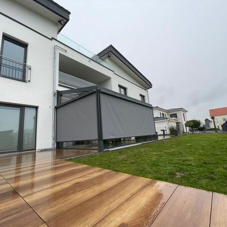 Terrassendach mit Senkrechtmarkise